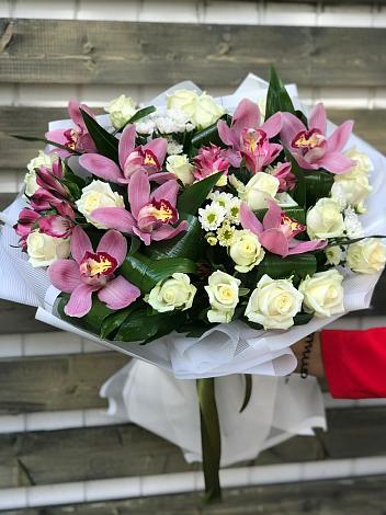 Букет цветов из: Розы и Хризантемы в Марьяновке