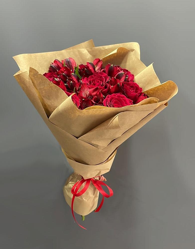 Букет цветов из: Альстромерии и Розы в Марьяновке