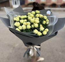 Букет Белые кустовые розы Солинеро в Марьяновке
