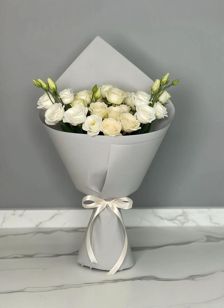 Букет цветов из: Розы и Лизиантусы в Марьяновке