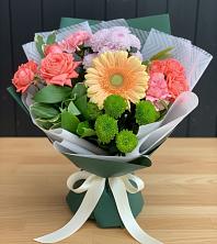 Букет цветов из:  Гвоздики, Розы, Герберы и Хризантемы в Марьяновке