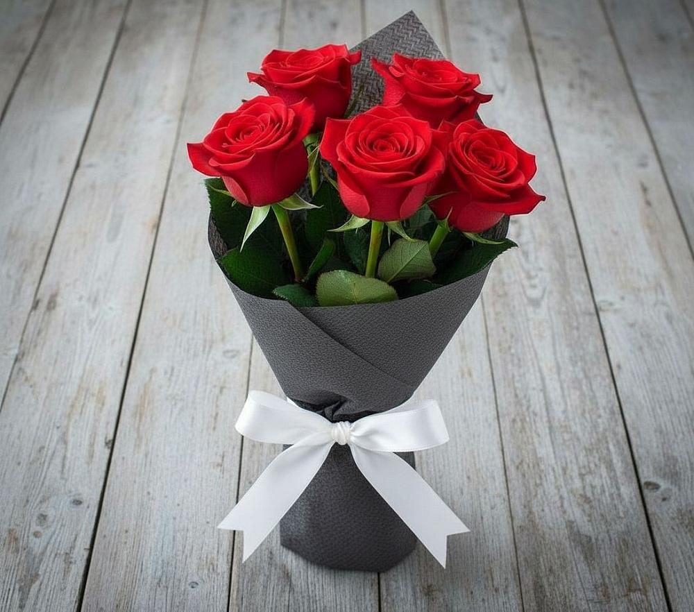 Букет 5 Красных роз Эдлесс Лав в Марьяновке