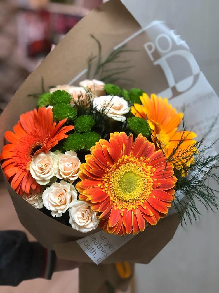 Букет цветов из: Герберы, Хризантемы и Розы в Марьяновке